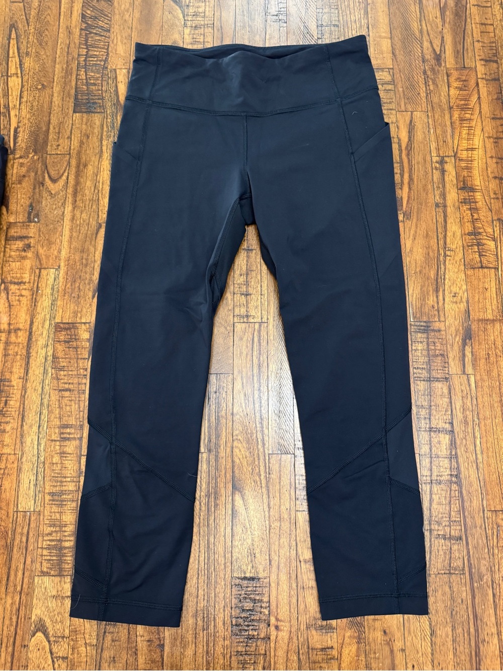 Lululemon Black Leggings with Pockets Size 6